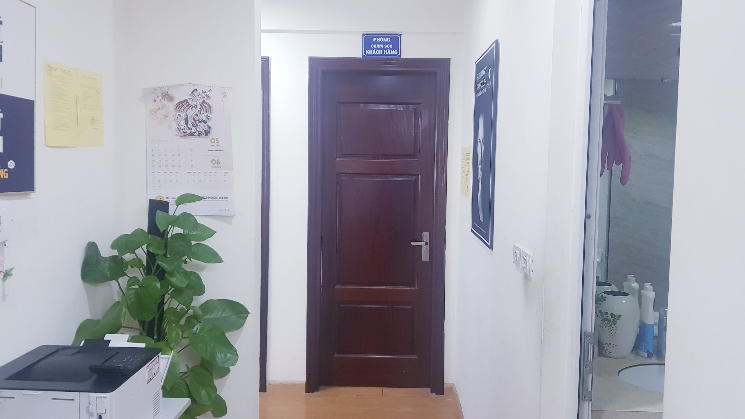 3 Cho thuê văn phòng rộng 93m2, Giá Rẻ Nhất Linh Đàm