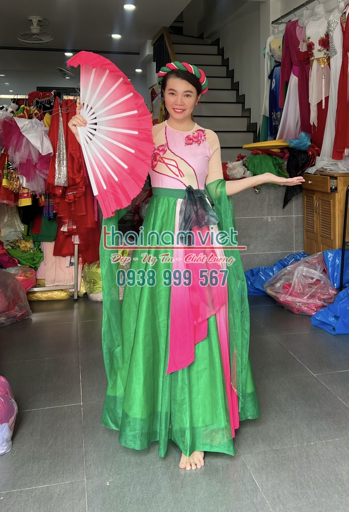 1 Cho thuê trang phục biểu diễn tân phú tphcm