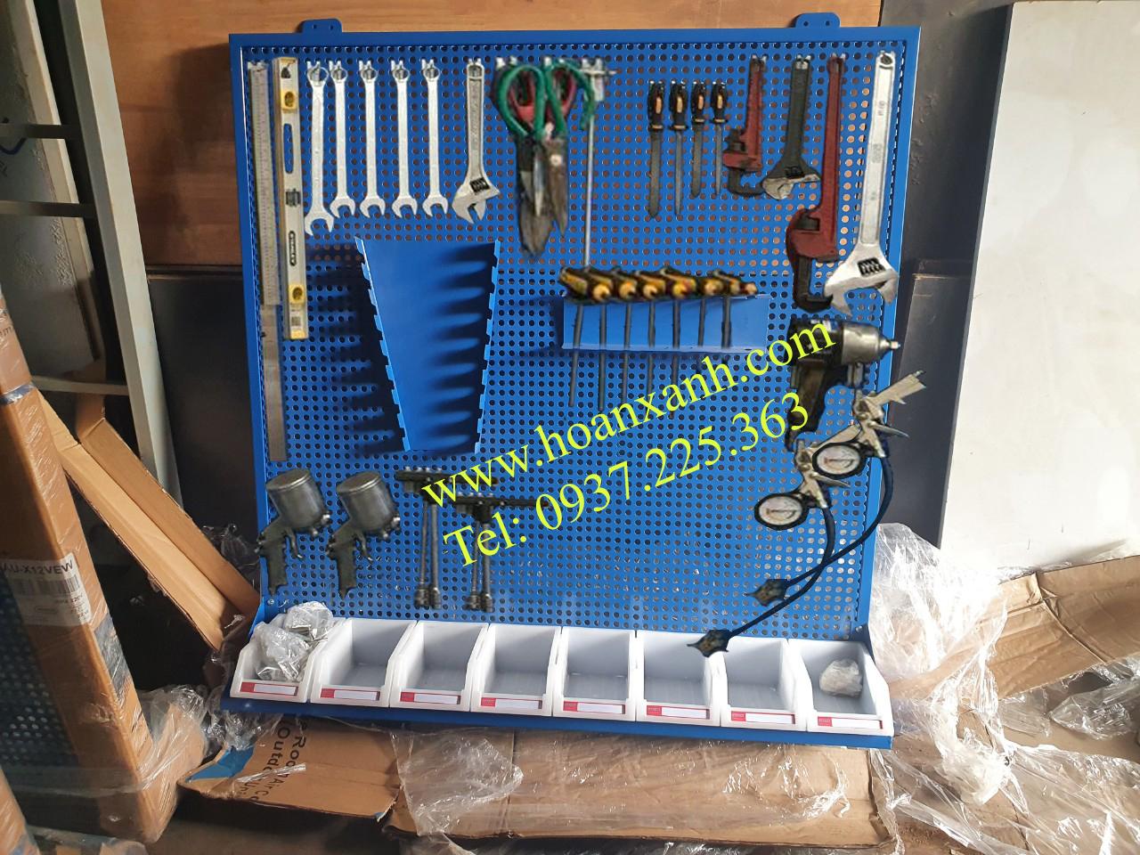 2 Bảng treo dụng cụ, tủ dụng cụ, kệ dụng cụ, bàn nguội cơ khí