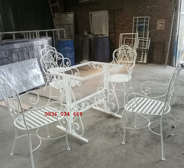 3 Bàn sắt, bàn sofa sắt, gia công bàn sắt