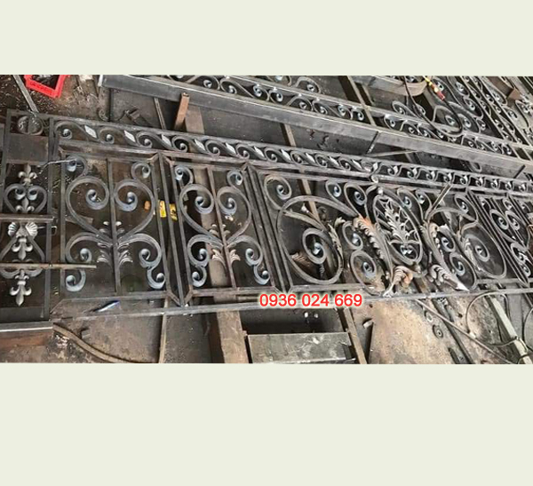 12 Cầu thang sắt, ban công sắt đẹp tại hà nội 12 Cầu thang sắt, ban công sắt đẹp tại hà nội