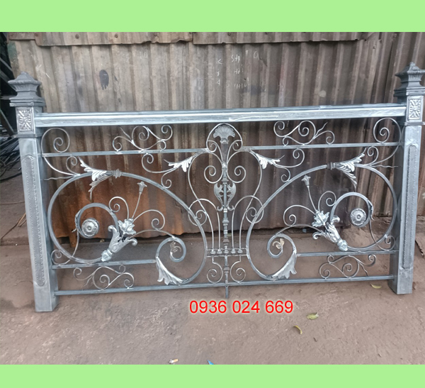 18 Cầu thang sắt, ban công sắt đẹp tại hà nội 18 Cầu thang sắt, ban công sắt đẹp tại hà nội