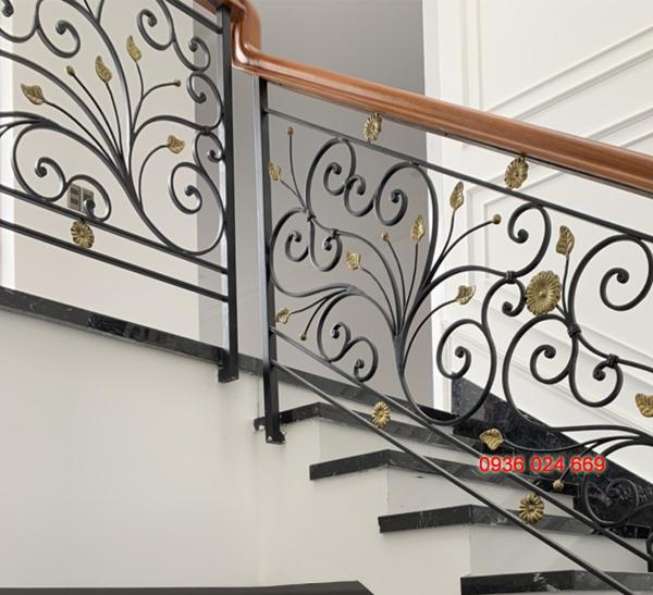 5 Cầu thang sắt, ban công sắt đẹp tại hà nội 5 Cầu thang sắt, ban công sắt đẹp tại hà nội