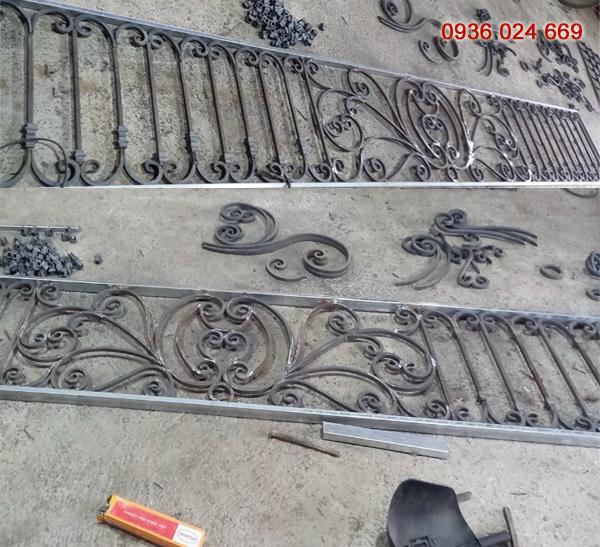 9 Cầu thang sắt, ban công sắt đẹp tại hà nội 9 Cầu thang sắt, ban công sắt đẹp tại hà nội