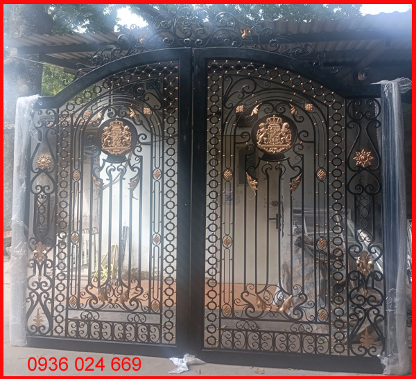 16 Mẫu cửa cổng sắt hoa văn nghệ thuật tại hà nội 16 Mẫu cửa cổng sắt hoa văn nghệ thuật tại hà nội