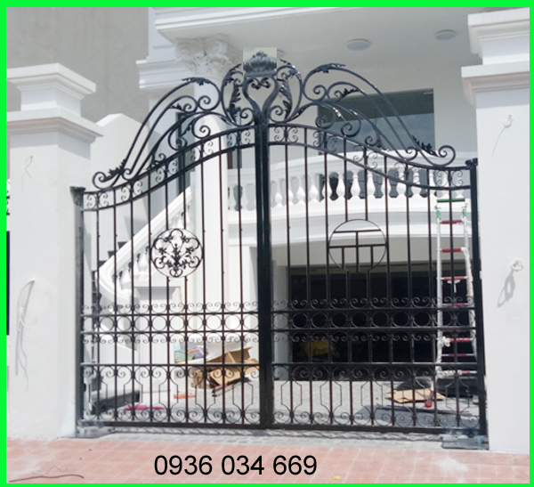6 Mẫu cửa cổng sắt hoa văn nghệ thuật tại hà nội 6 Mẫu cửa cổng sắt hoa văn nghệ thuật tại hà nội