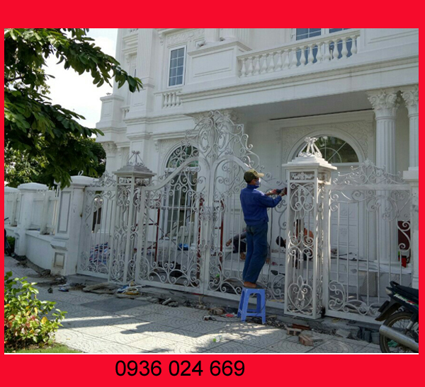 7 Mẫu cửa cổng sắt hoa văn nghệ thuật tại hà nội 7 Mẫu cửa cổng sắt hoa văn nghệ thuật tại hà nội