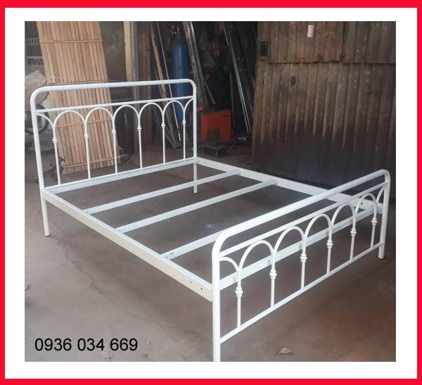 16 Mẫu giường sắt đơn giản đẹp sang trọng phù hợp gia đình có trẻ nhỏ