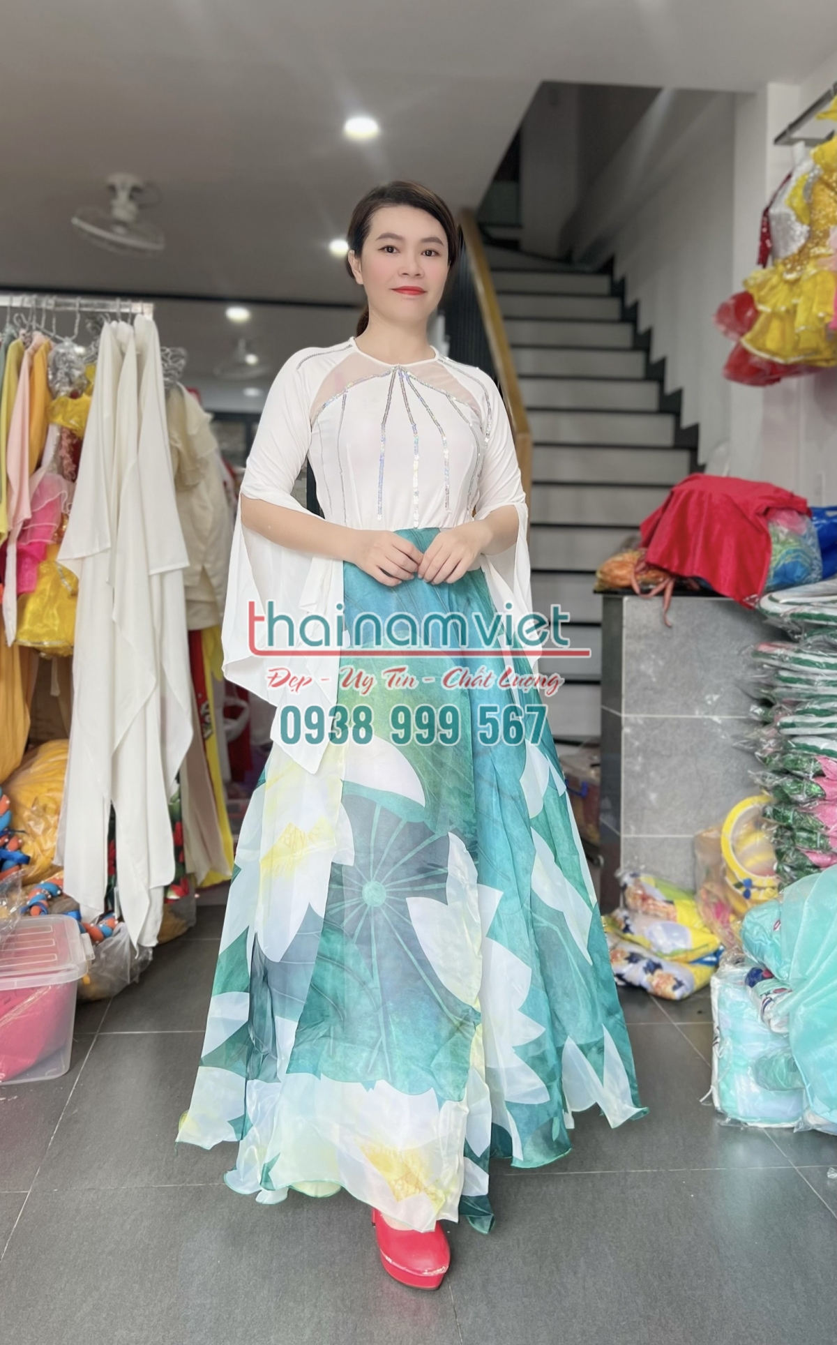 1 Cho thuê trang phục biểu diễn quận Tân Phú