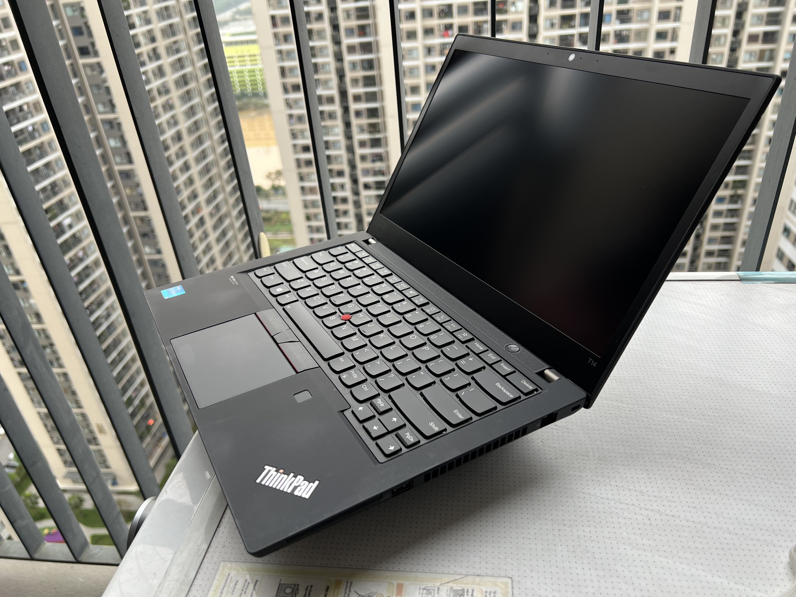 1 ThinkPad T14 cpu i5-1145G7/ Ram 16G  hỗ trợ nâng cấp 48G Ram / SSD 256G/ 14  FHD giá 12tr5
