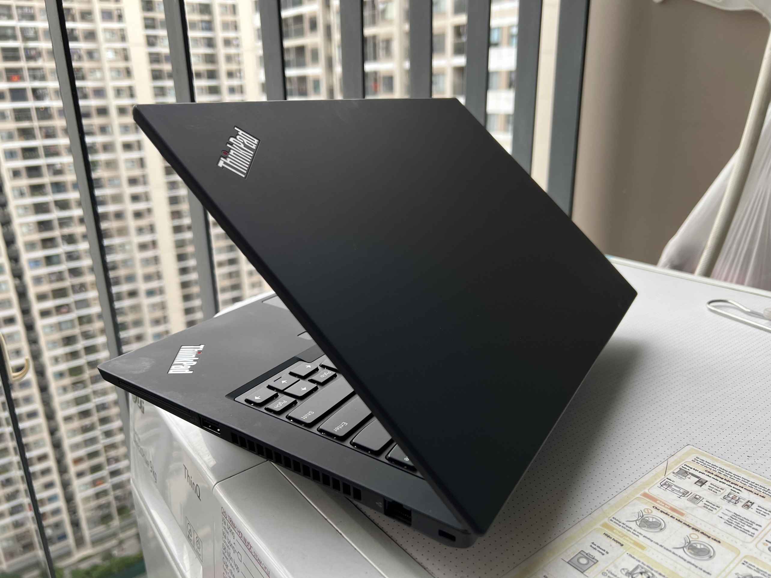 2 ThinkPad T14 cpu i5-1145G7/ Ram 16G  hỗ trợ nâng cấp 48G Ram / SSD 256G/ 14  FHD giá 12tr5