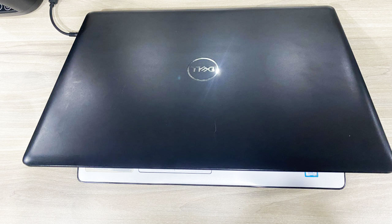 1 Laptop Dell Inspiron P75F001 i7/Ram 32GB/SSD 256GB