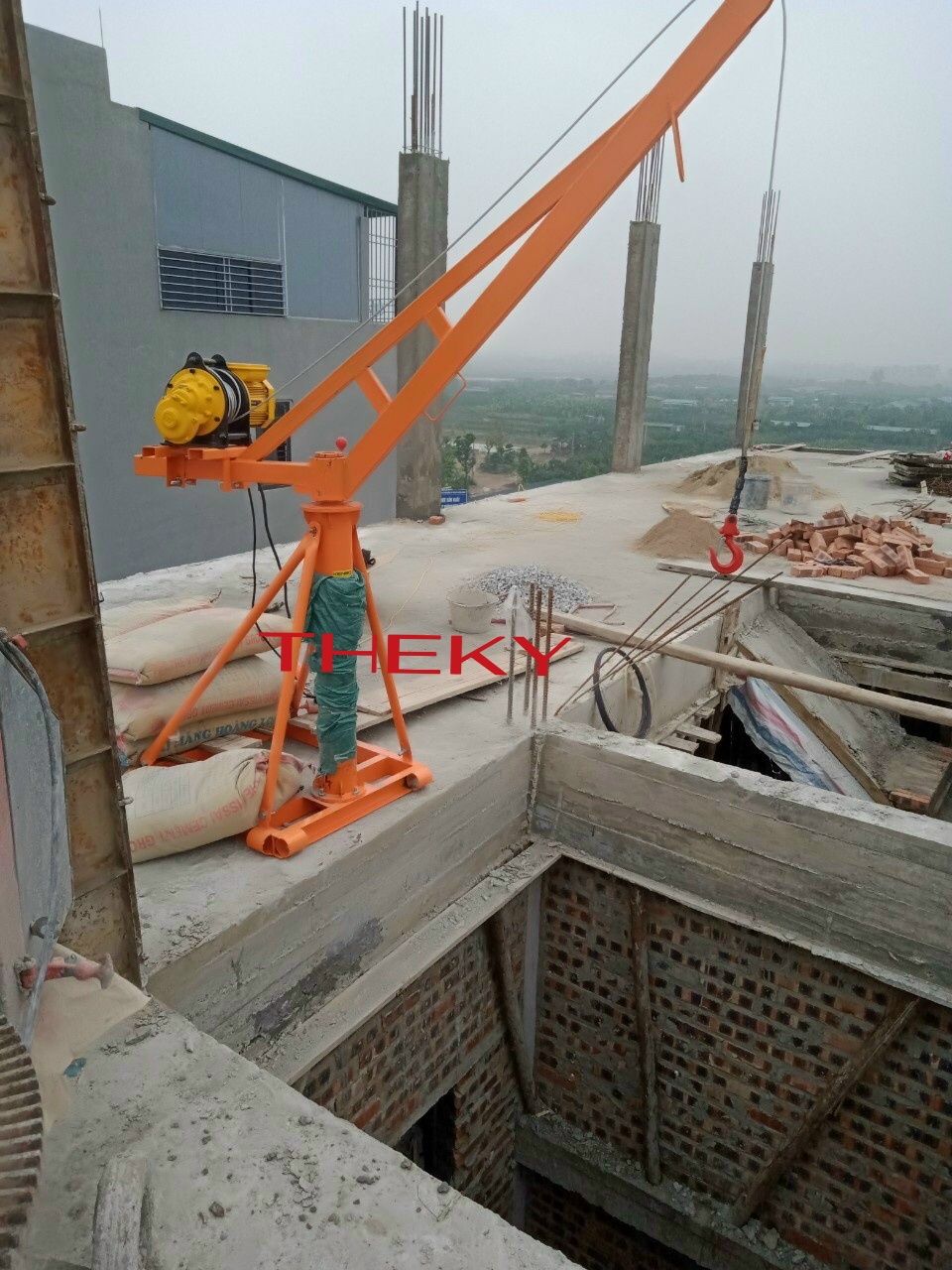 3 Tời cẩu xây dựng 360 độ 300kg- 500kg