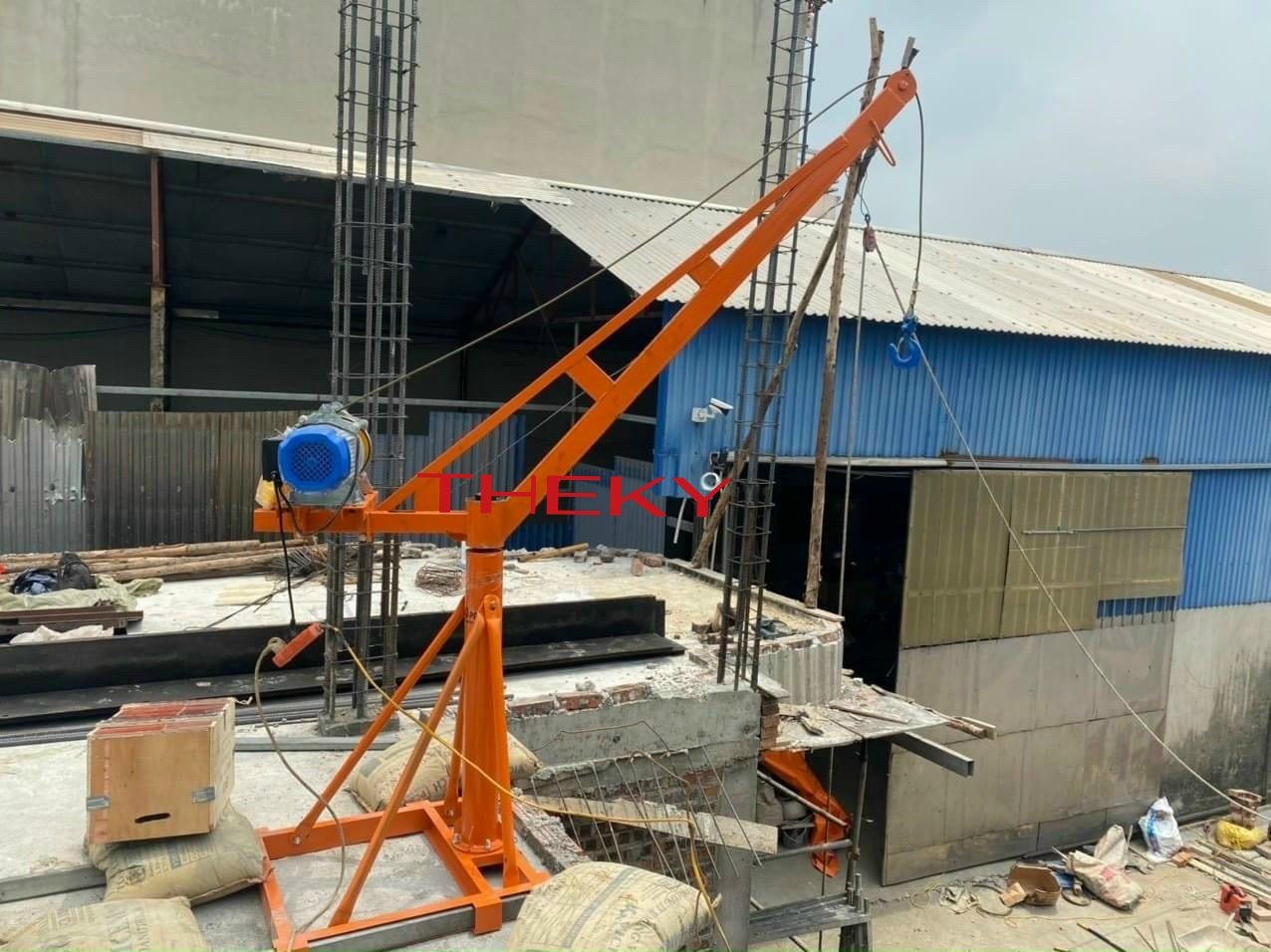 4 Tời cẩu xây dựng 360 độ 300kg- 500kg