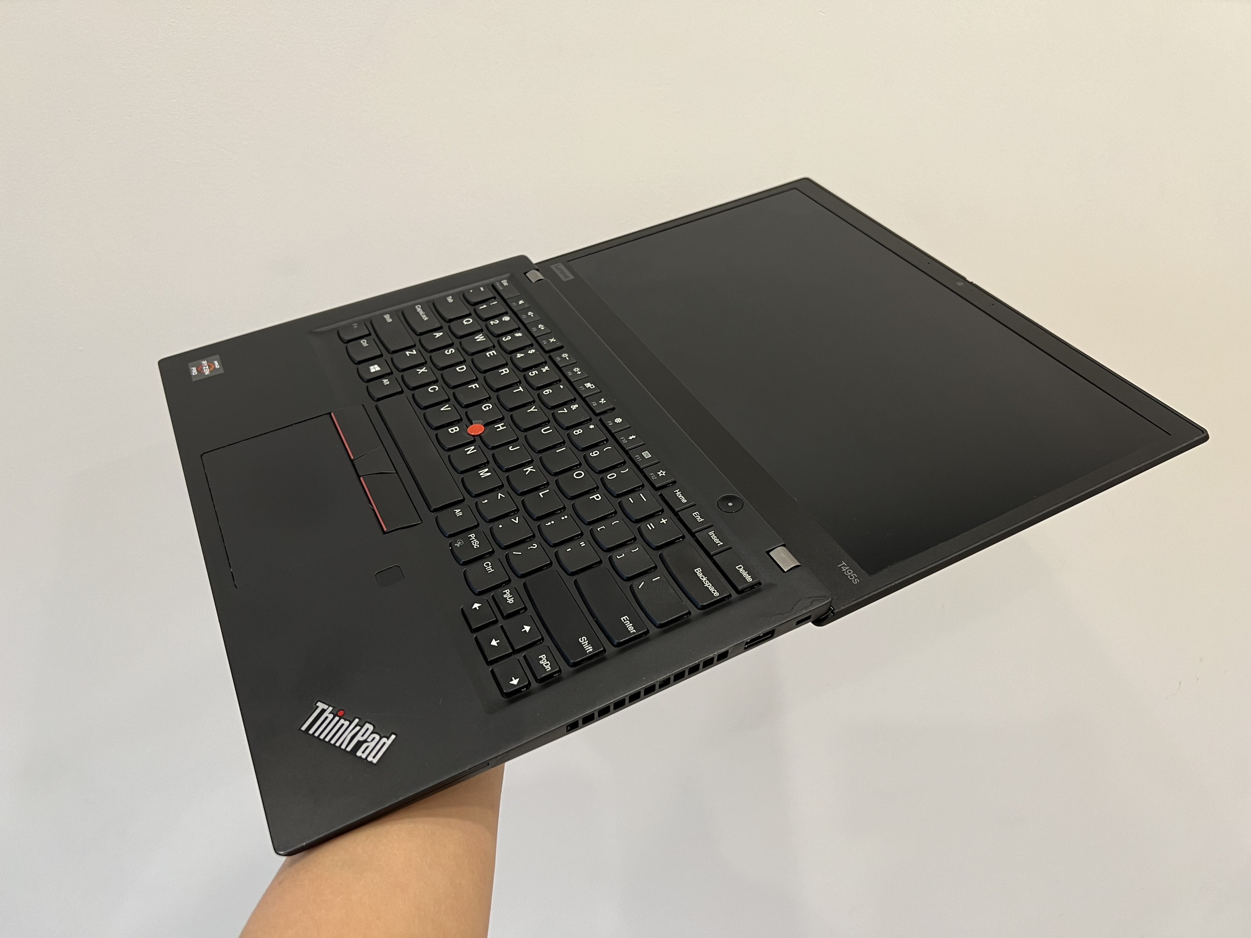 Thinkpad T495s CPU Ryzen 7 Pro mạnh mát, Ram 16GB, SSD 256GB, FHD 250nits giá rẻ