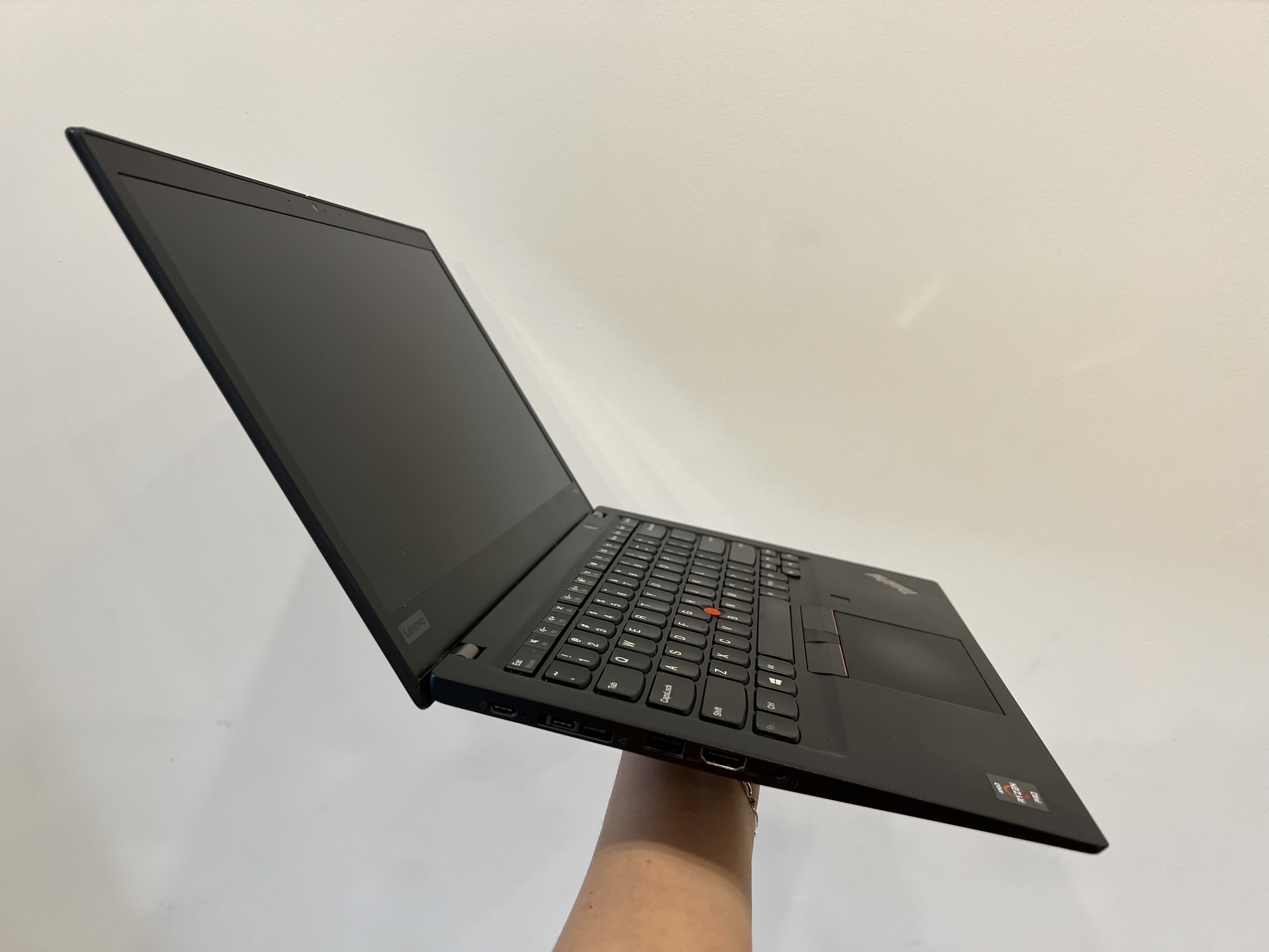 3 Thinkpad T495s CPU Ryzen 7 Pro mạnh mát, Ram 16GB, SSD 256GB, FHD 250nits giá rẻ