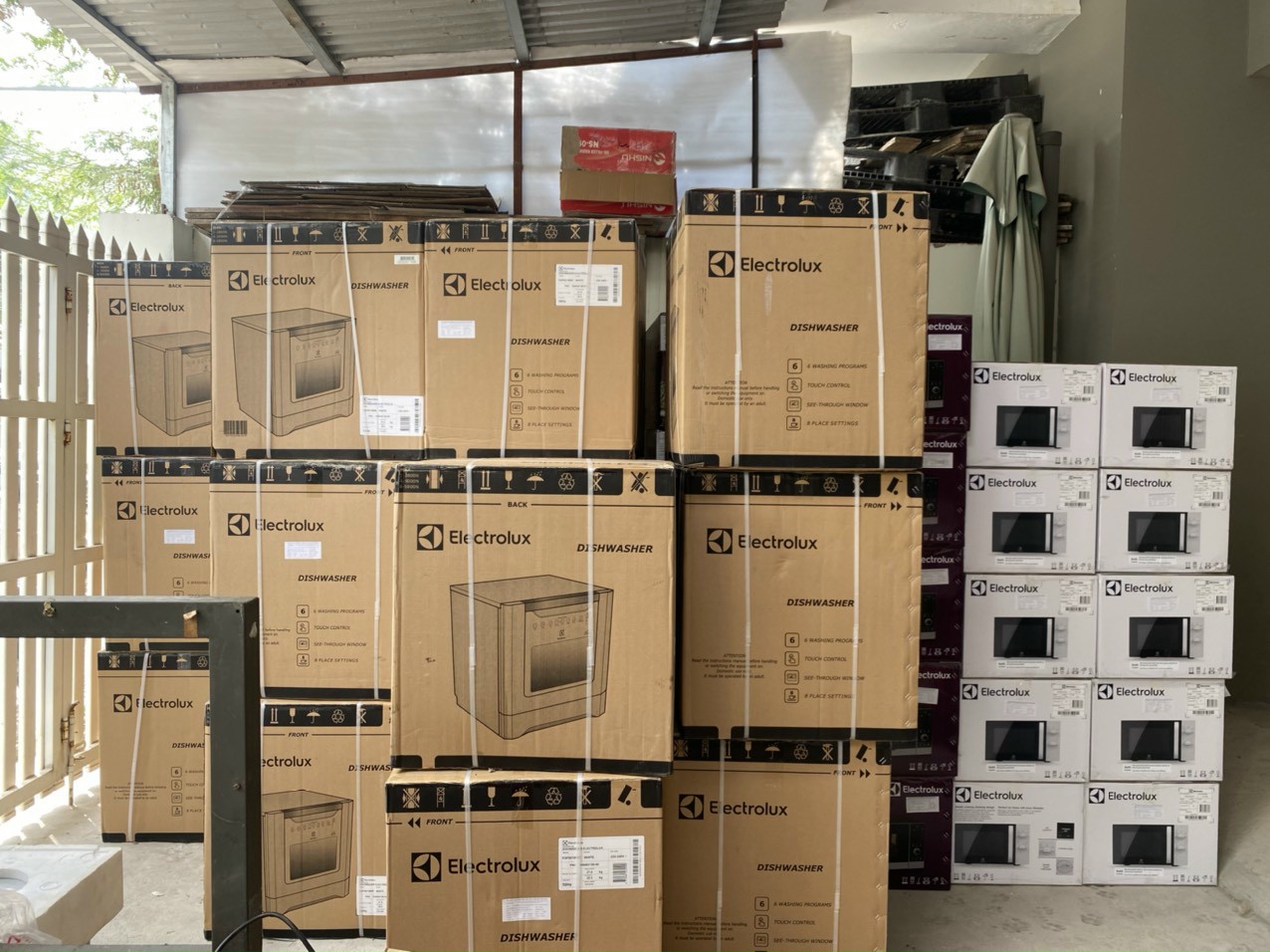 Máy rửa bát, Máy sấy bát Electrolux, Bosch, Binova tiện lợi cho mọi gia đình