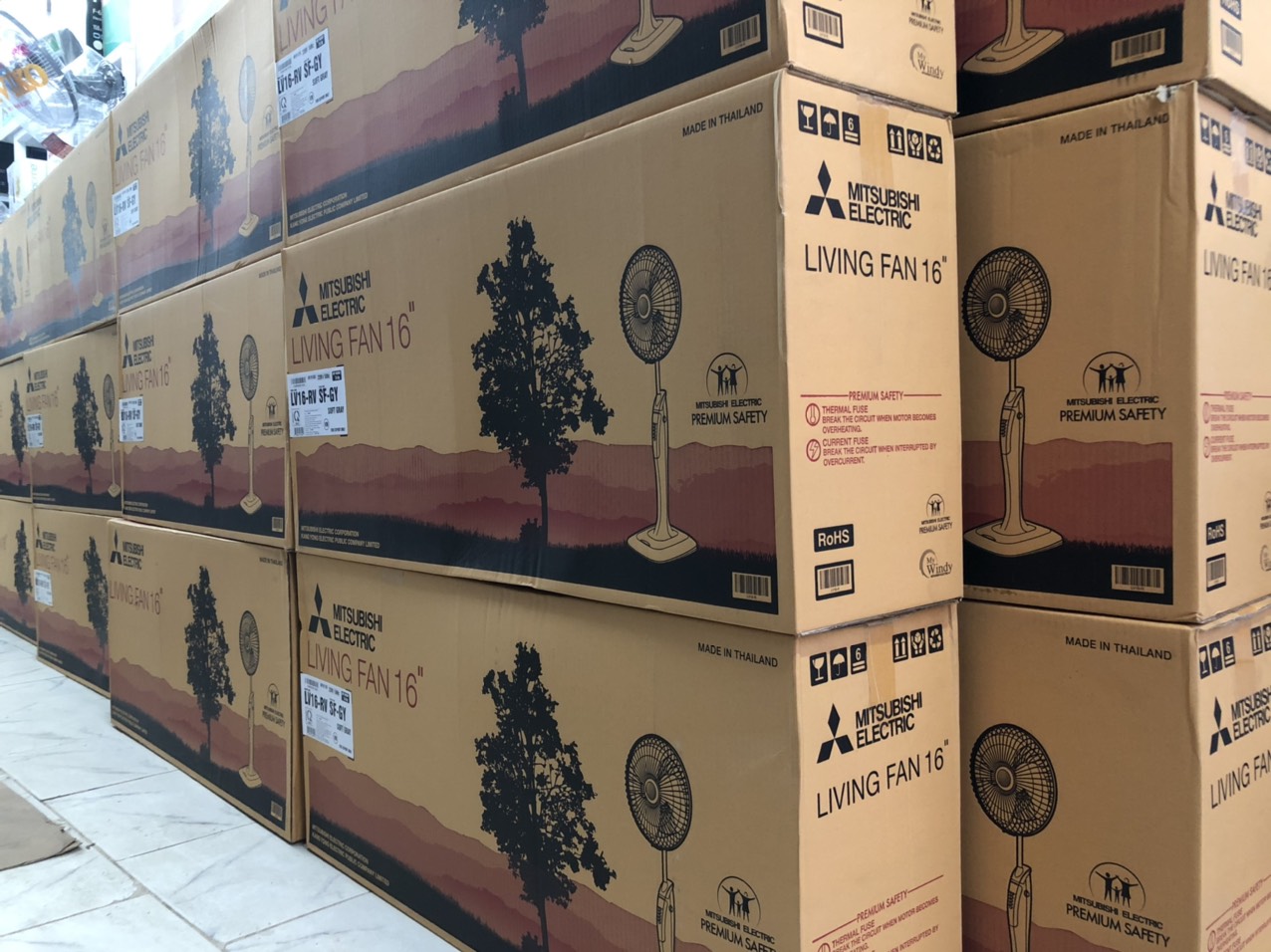 1 Quạt Mitsubishi, Panasonic, Hatari... tiện nghi cuộc sống