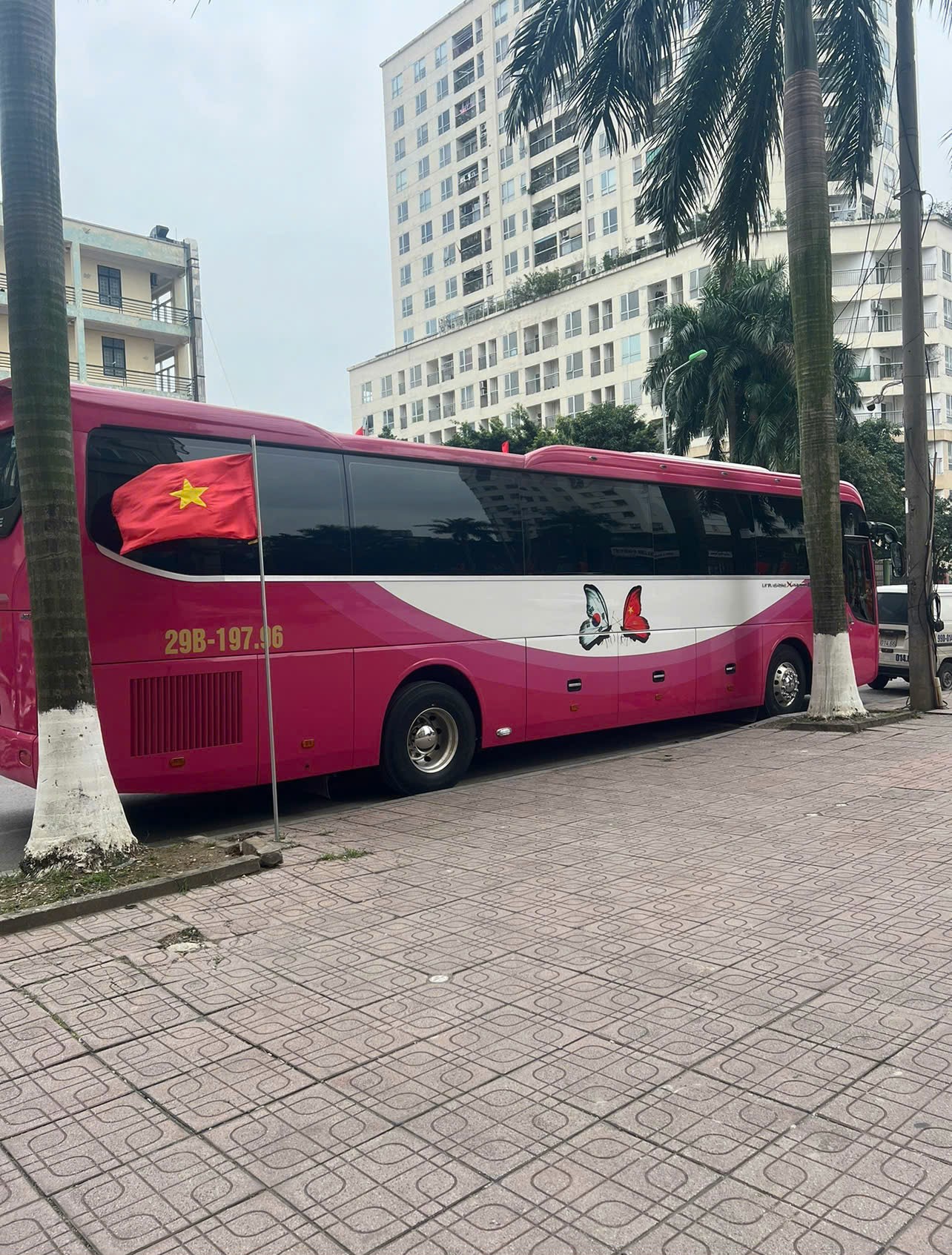 4 1/7 Công ty Lâm An cho thuê xe du lịch trong nước Bắc - Trung - Nam