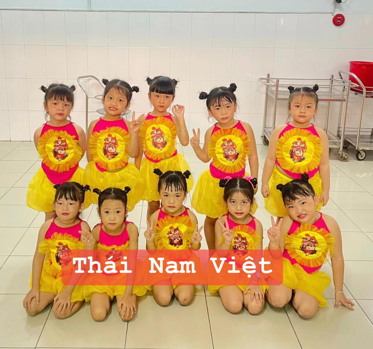 7 Cho thuê trang phục dân tộc tại tphcm