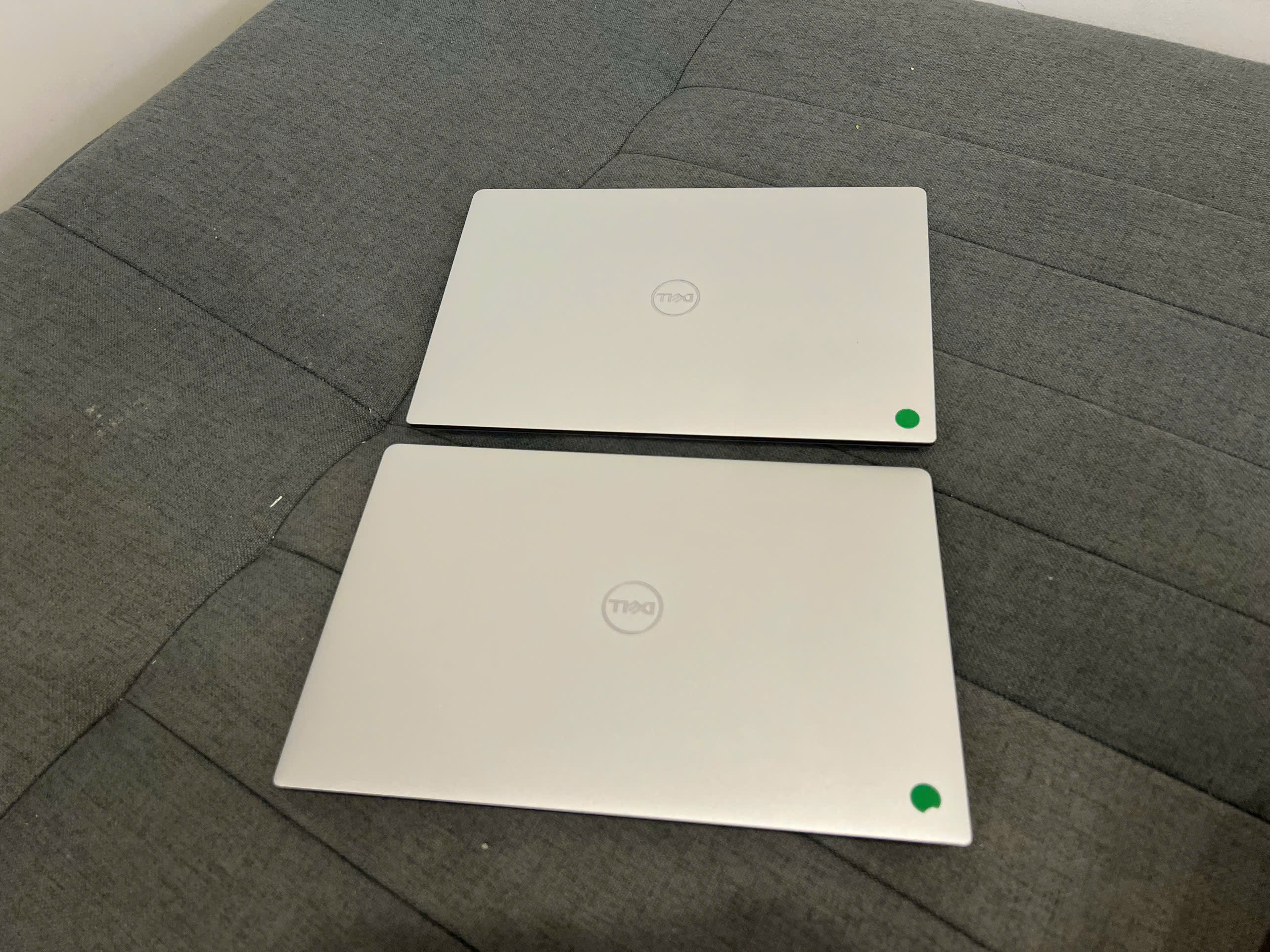 1 Dell XPS 13 7390 core I7-10710U, Ram 16G, SSD 512G, 4K UHD cảm ứng