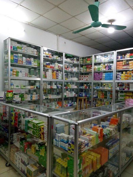 Thanh lý tủ kính bán thuốc tây