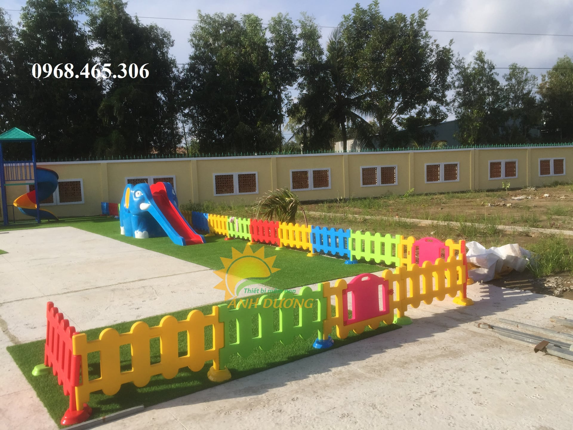 Hàng rào nhựa trẻ em, hàng rào chắn trẻ em nhiều màu Hàng rào nhựa trẻ em, hàng rào chắn trẻ em nhiều màu