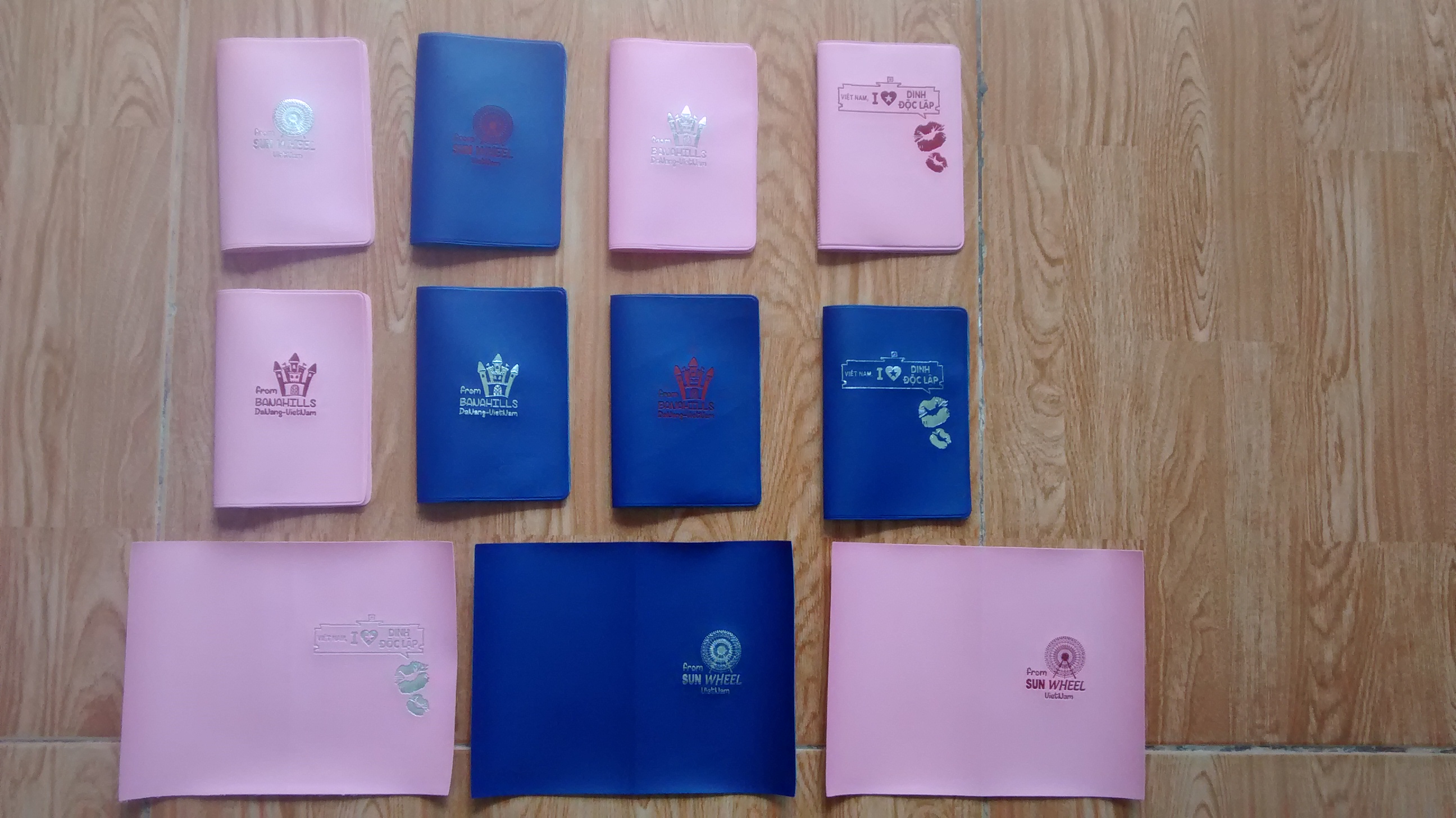 15 Thiết kế, in, gia công ví đựng hộ chiếu, passport, visa 15 Thiết kế, in, gia công ví đựng hộ chiếu, passport, visa