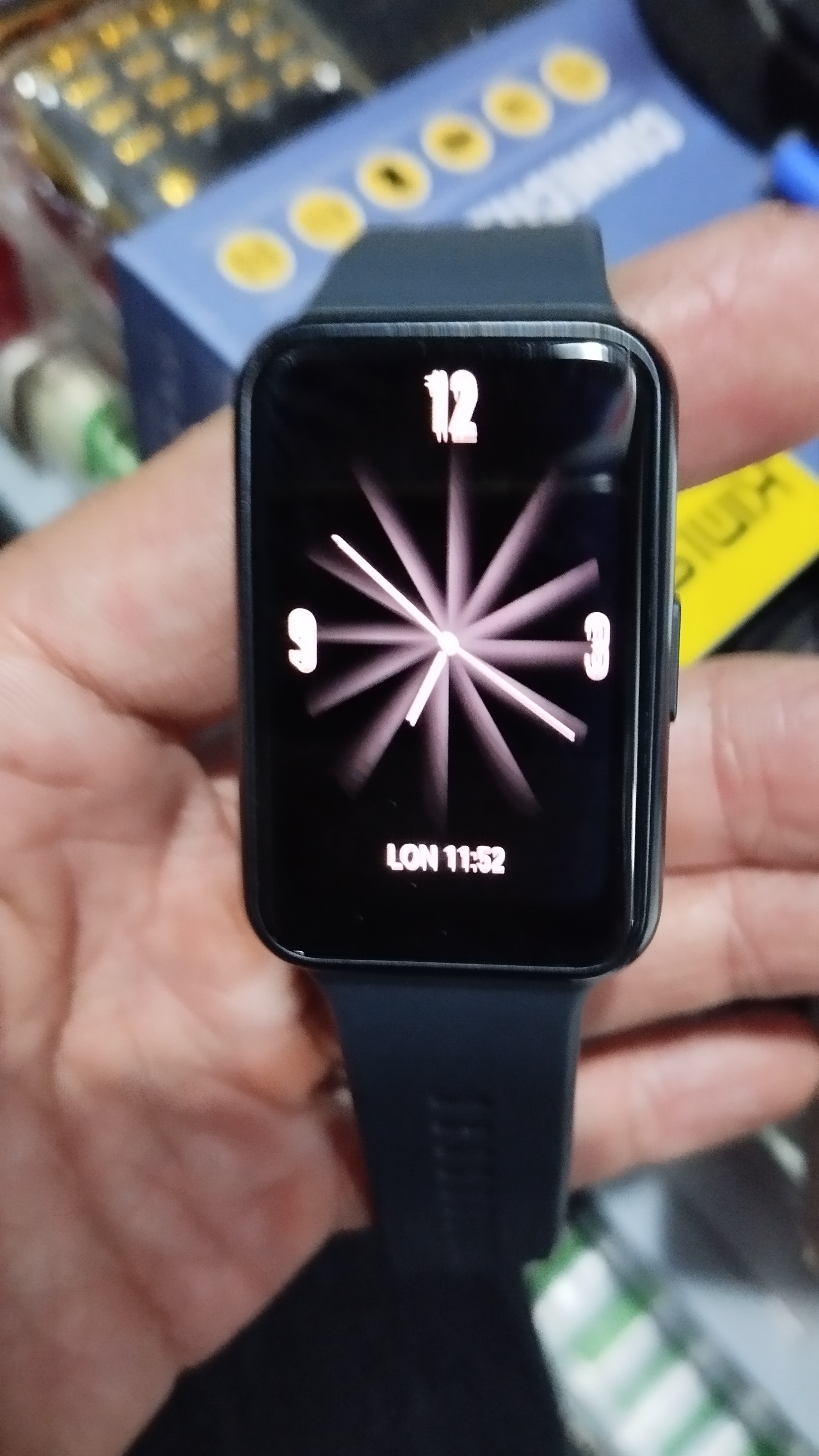 Cân bán đồng hồ Huawei watch fit se