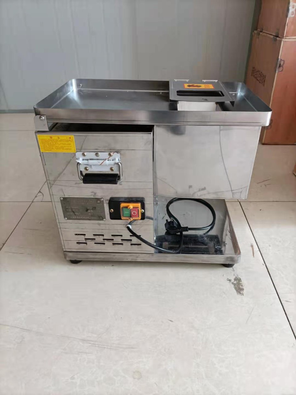 Máy thái thịt tươi sống QX 850 Máy thái thịt tươi sống QX 850