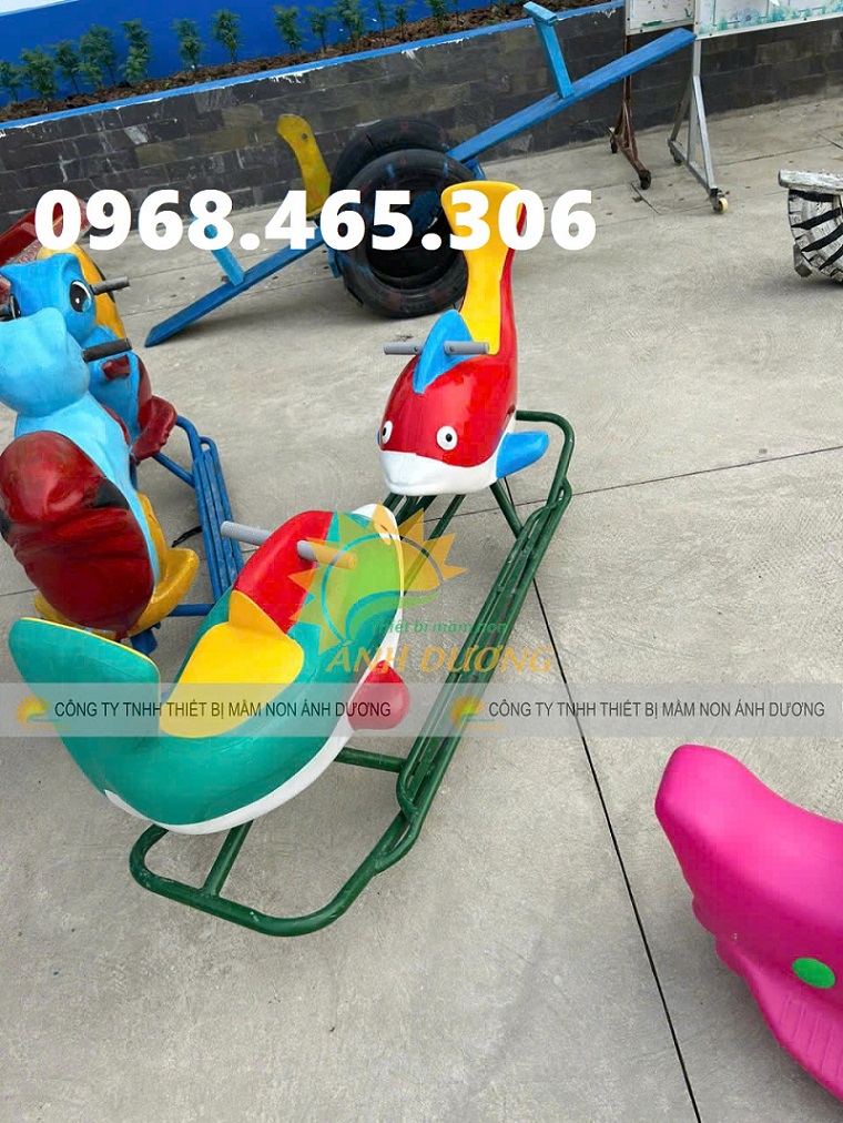 2 Bập bênh sắt trẻ em, bập bênh đế cong mầm non