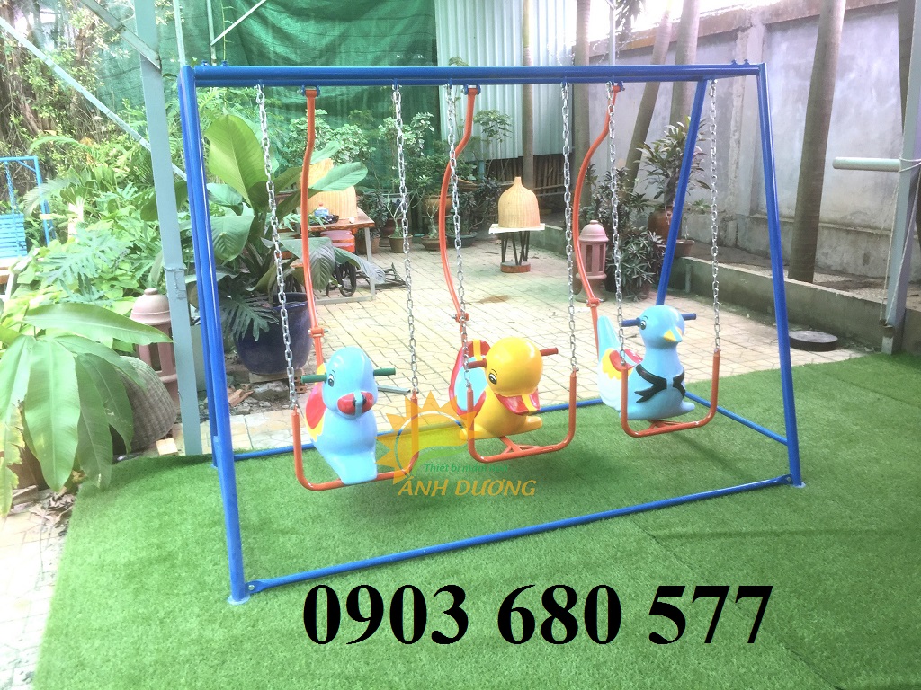 Xích đu 3 con vật 3 chỗ ngồi cho trẻ em mầm non Xích đu 3 con vật 3 chỗ ngồi cho trẻ em mầm non