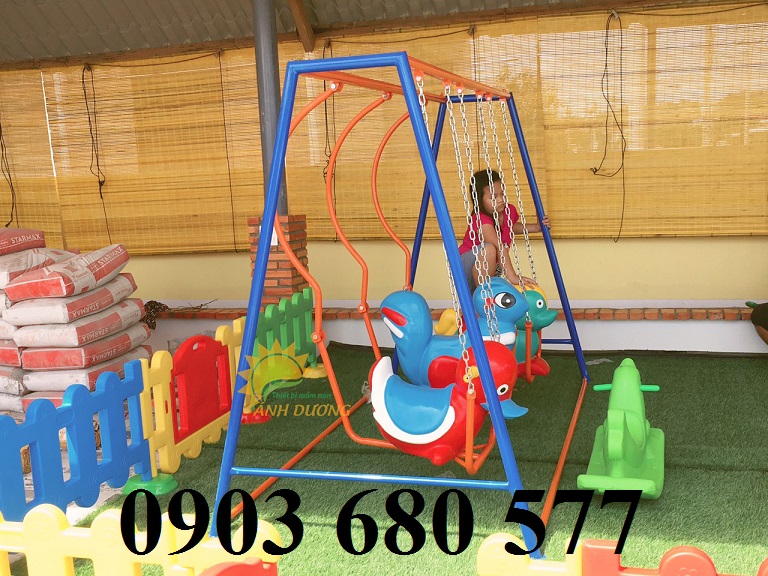 3 Xích đu 3 con vật 3 chỗ ngồi cho trẻ em mầm non 3 Xích đu 3 con vật 3 chỗ ngồi cho trẻ em mầm non