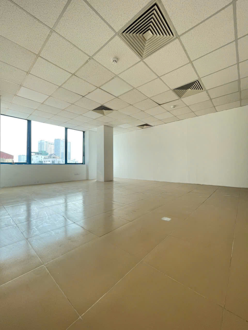 19 11 triệu, 43m2 VP cho thuê tại nhà 9 tầng số 18/11 THái Hà. Chính chủ, giá rẻ, dịch vụ tốt