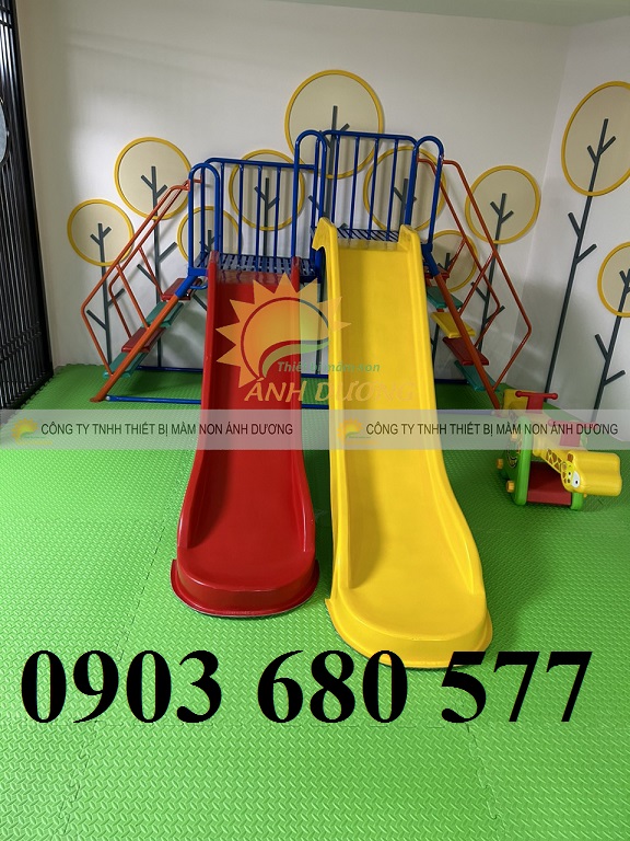 2 Cầu trượt ngoài trời 2 lứa tuổi cho trẻ em mầm non 2 Cầu trượt ngoài trời 2 lứa tuổi cho trẻ em mầm non