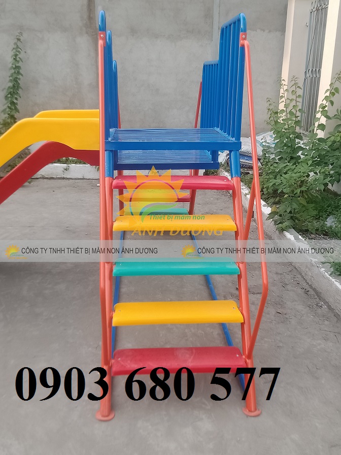 7 Cầu trượt ngoài trời 2 lứa tuổi cho trẻ em mầm non 7 Cầu trượt ngoài trời 2 lứa tuổi cho trẻ em mầm non