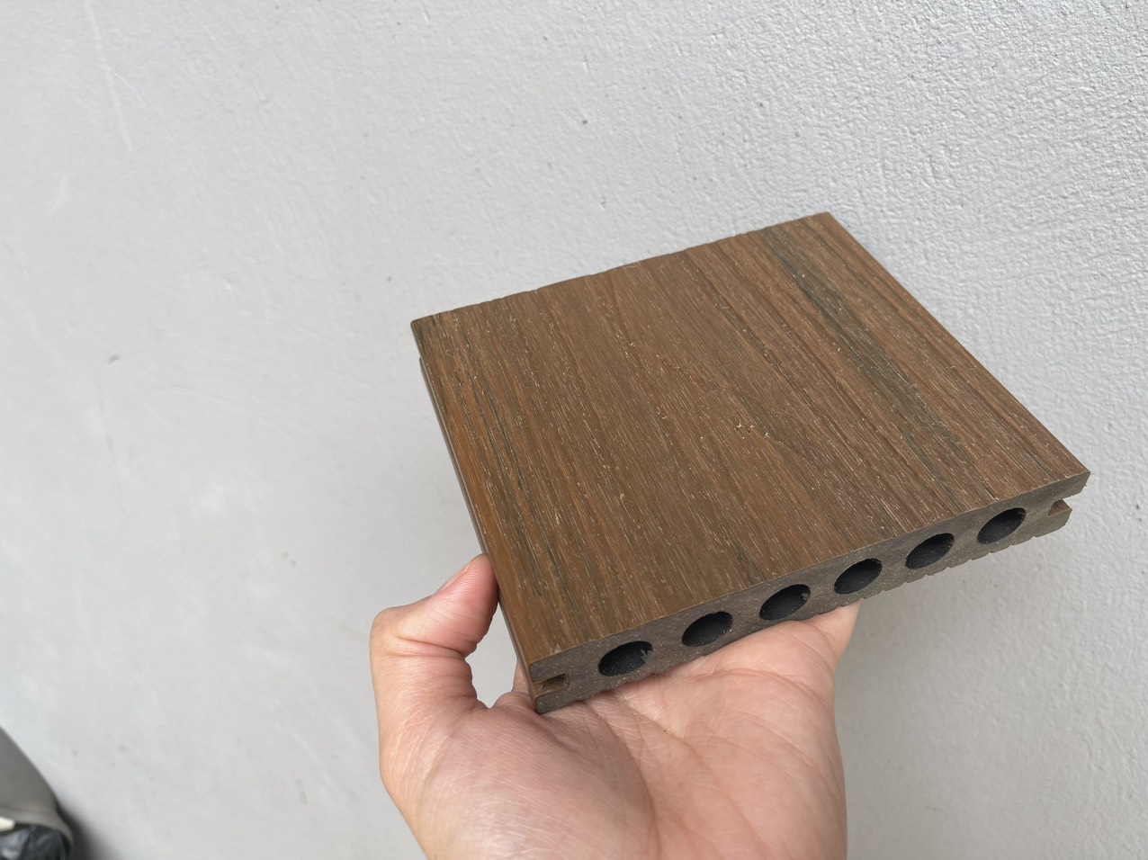 Sàn gỗ nhựa Ecowood 2 lớp dùng cho sân vườn