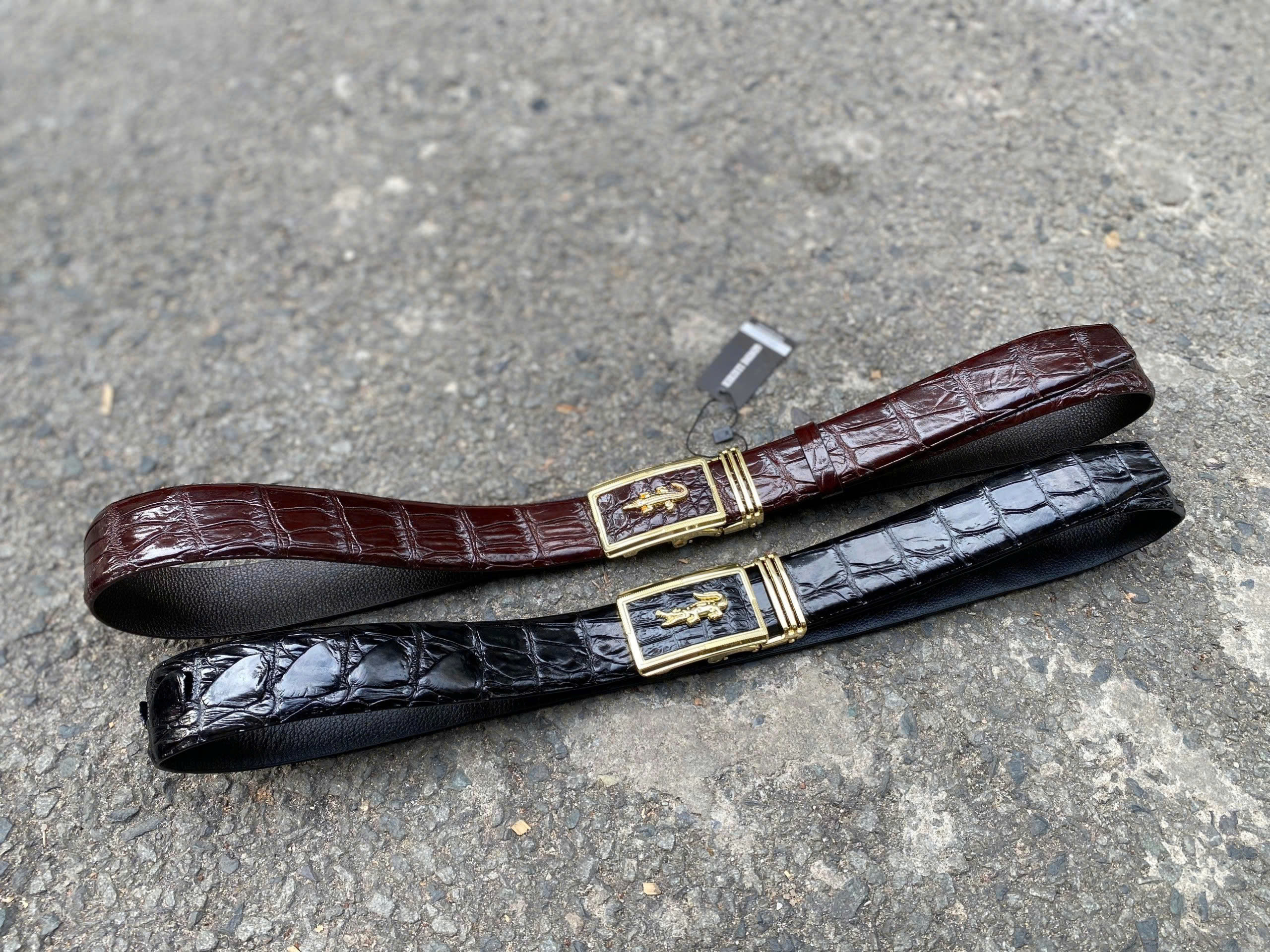 2 Xưởng Sản Xuất Thời Trang Cá Sấu Cao Cấp