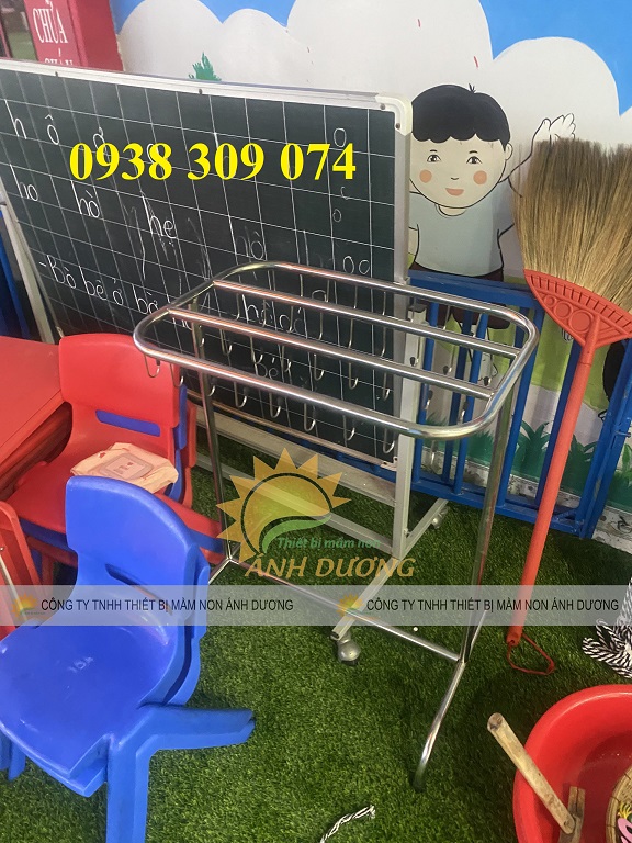 2 Giá phơi khăn mầm non, giá phơi khăn inox mầm non 2 Giá phơi khăn mầm non, giá phơi khăn inox mầm non