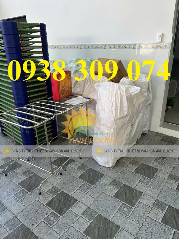 4 Giá phơi khăn mầm non, giá phơi khăn inox mầm non 4 Giá phơi khăn mầm non, giá phơi khăn inox mầm non