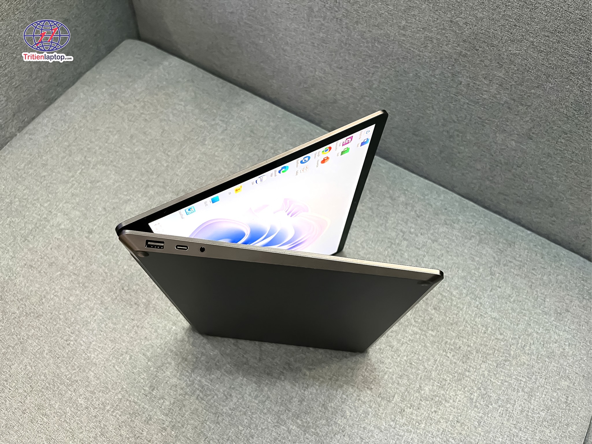 2 Surface Laptop 6 13.5 inch Intel Core Ultra 7 165H/RAM 32GB/SSD 1TB Like New 2 Surface Laptop 6 13.5 inch Intel Core Ultra 7 165H/RAM 32GB/SSD 1TB Like New