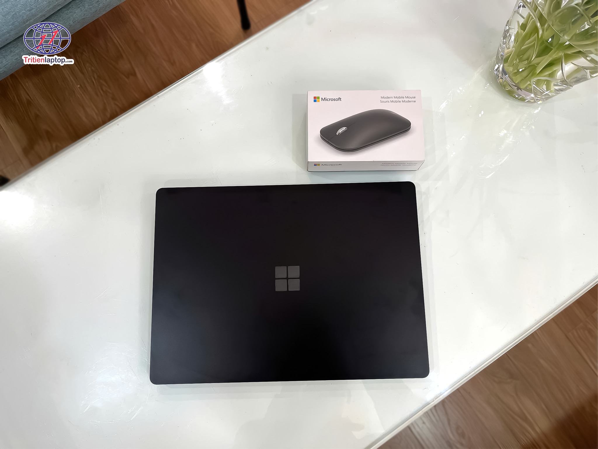4 Surface Laptop 6 13.5 inch Intel Core Ultra 7 165H/RAM 32GB/SSD 1TB Like New 4 Surface Laptop 6 13.5 inch Intel Core Ultra 7 165H/RAM 32GB/SSD 1TB Like New