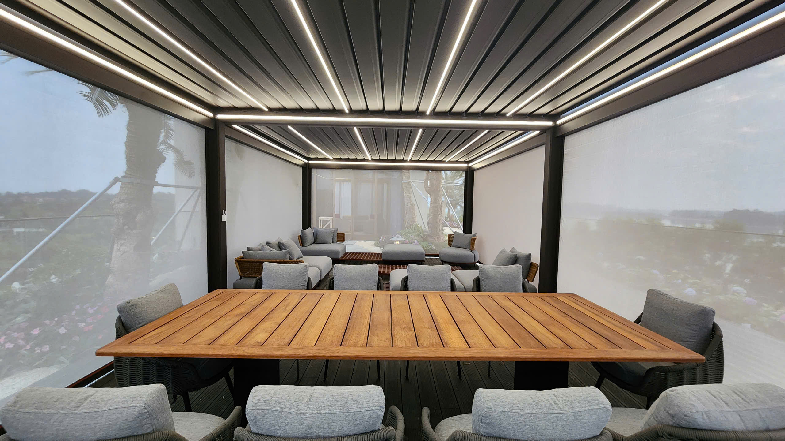 Công nghệ động cơ thông minh   Cách rèm che nắng tự động và mái nhôm lật thay đổi trải nghiệm sống Công nghệ động cơ thông minh   Cách rèm che nắng tự động và mái nhôm lật thay đổi trải nghiệm sống