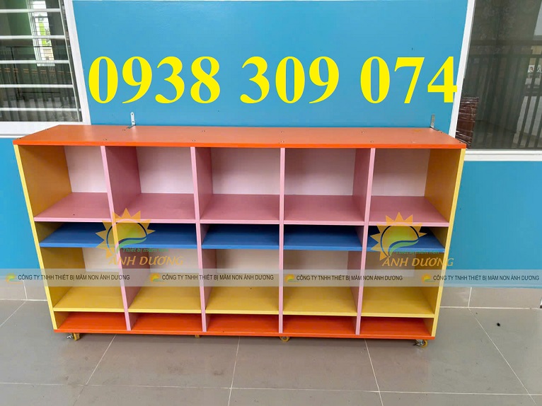 2 Kệ cặp mầm non, kệ đựng balo bằng gỗ cho bé chất lượng cao 2 Kệ cặp mầm non, kệ đựng balo bằng gỗ cho bé chất lượng cao