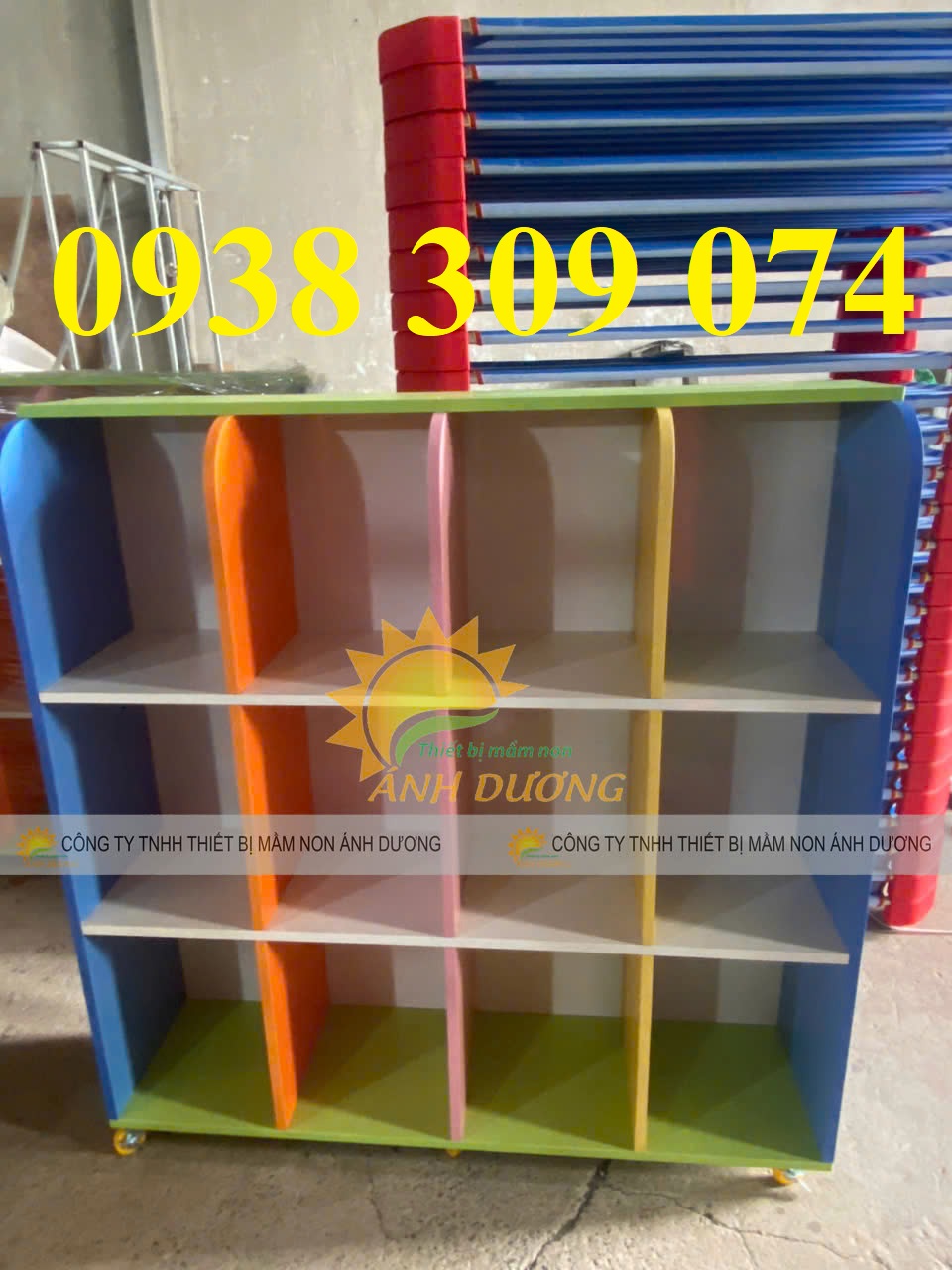 5 Kệ cặp mầm non, kệ đựng balo bằng gỗ cho bé chất lượng cao 5 Kệ cặp mầm non, kệ đựng balo bằng gỗ cho bé chất lượng cao