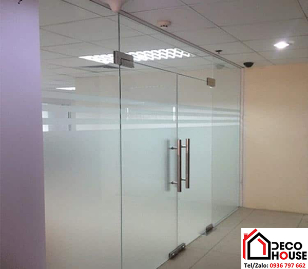 Cửa kính thủy lực 12mm có bền không  Những điều cần biết Cửa kính thủy lực 12mm có bền không  Những điều cần biết