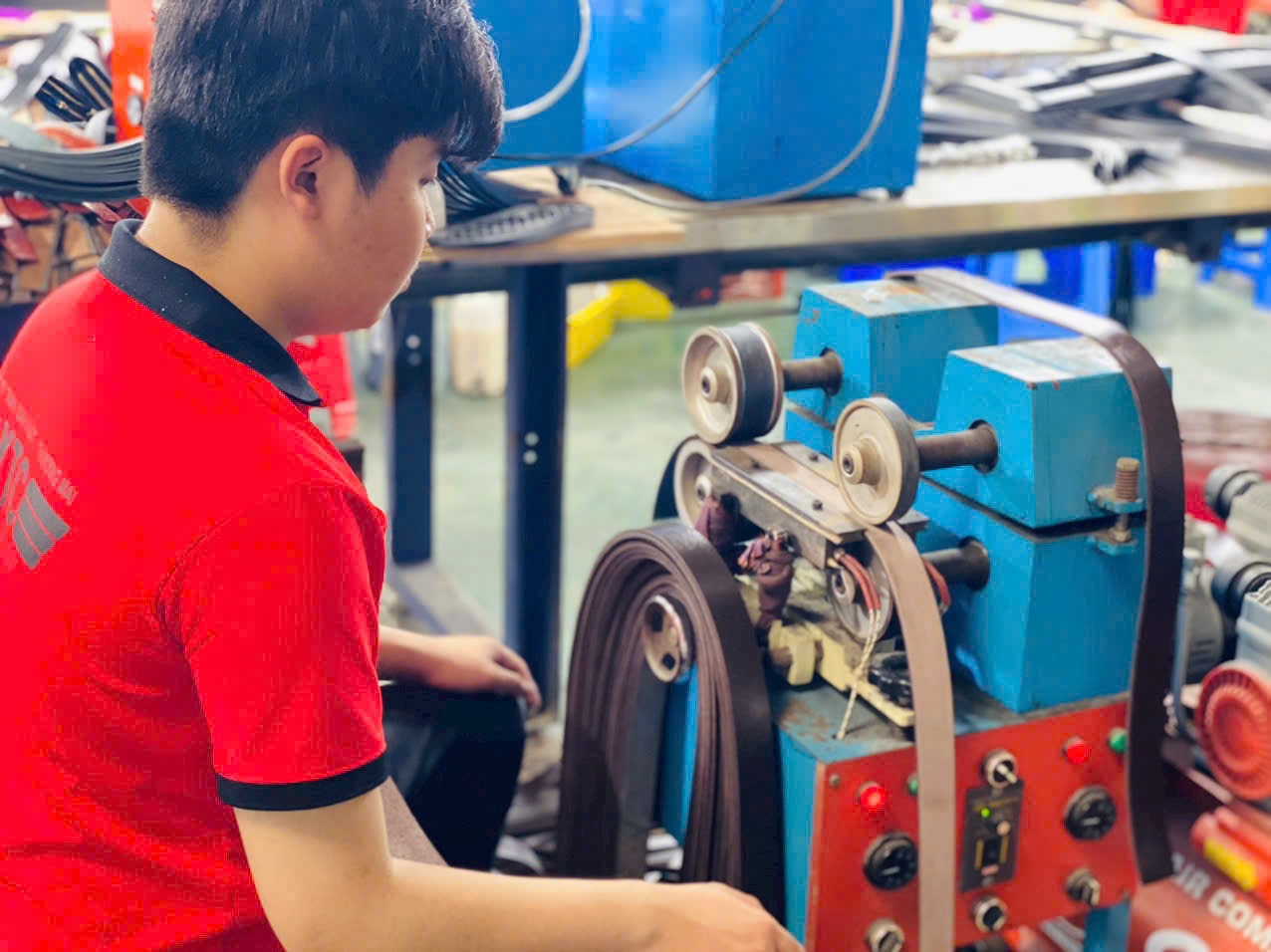 Xưởng Sản Xuất Thời Trang Da Nam Nữ Cao Cấp