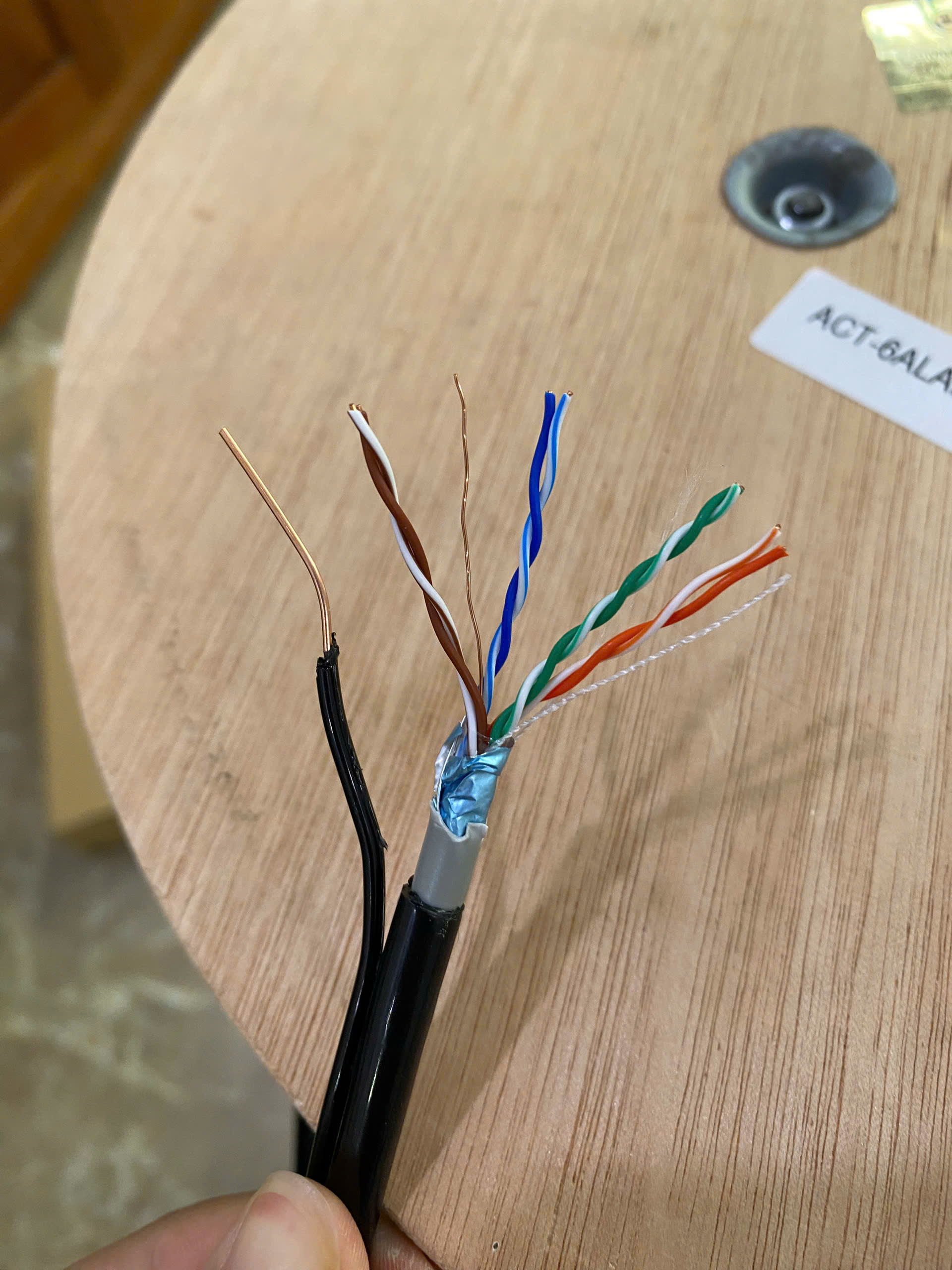 2 Cáp mạng CAT6A ngoài trời bọc bạc chống nhiễu FTP - có dây chịu lực gia cường - Outdoor ACT-6ALANOD