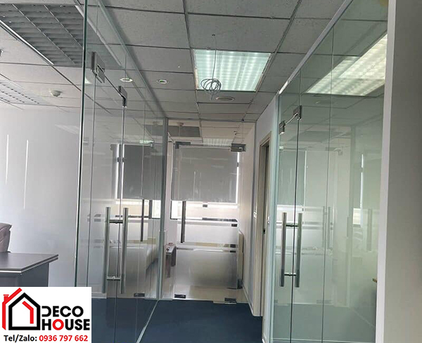 Lắp đặt vách kính cường lực văn phòng tại Đông Anh giá rẻ