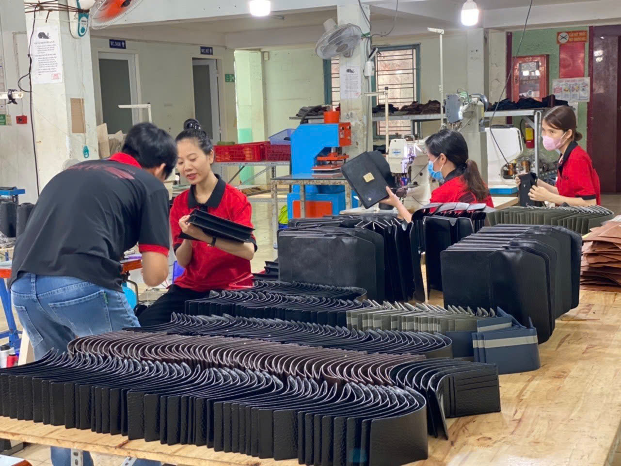 Nhập sỉ đồ da tận xưởng giá tốt